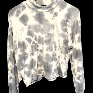 Junior/women’s mock turtleneck crop sweater. Wild Fable